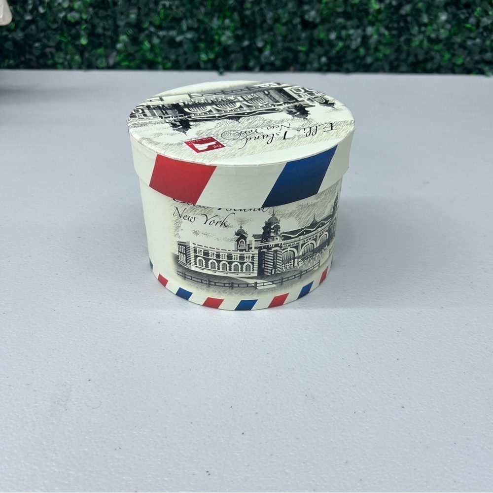 Ellis Island New York Mug with Box - Picture 7 of 7